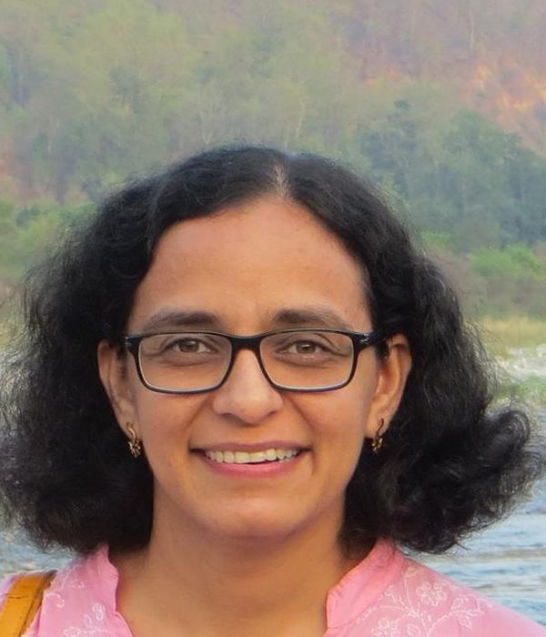 Portrait of Prof. Sarika Mehra